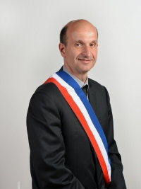 <img src='http://eadm.mairie-aixenprovence.fr/aix-agent/images/annuaire/12315.jpg'>