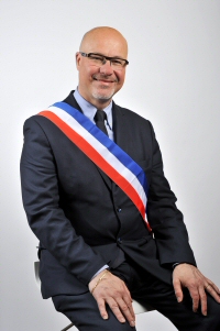 <img src='http://eadm.mairie-aixenprovence.fr/aix-agent/images/annuaire/8129.jpg'>